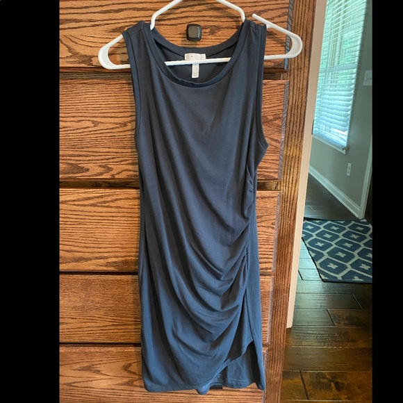 Leith Ruched Body-Con Dress - Picture 3 of 4